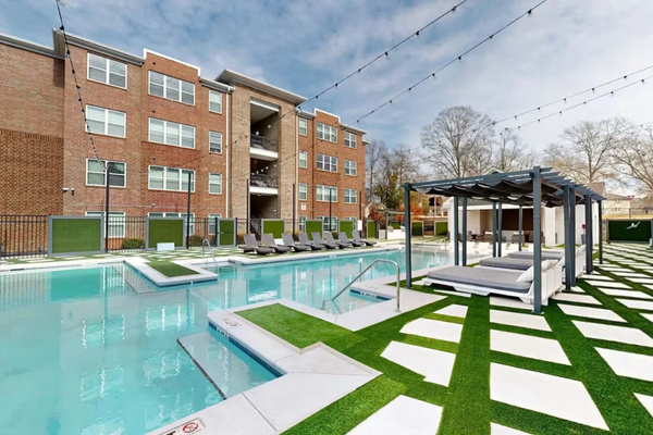 Complex pool
