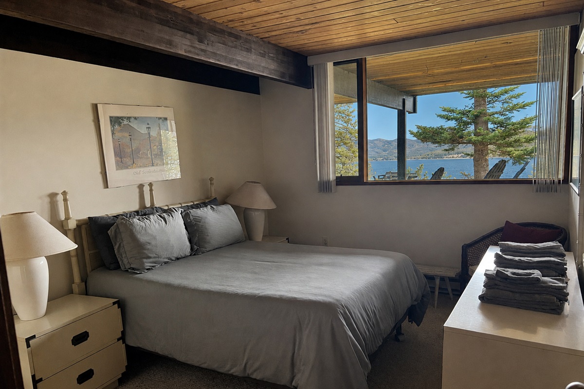 Left wing bedroom 5 on Lakeside Shared bathroom