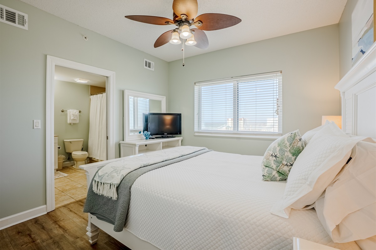 Bedroom #3 with queen bed