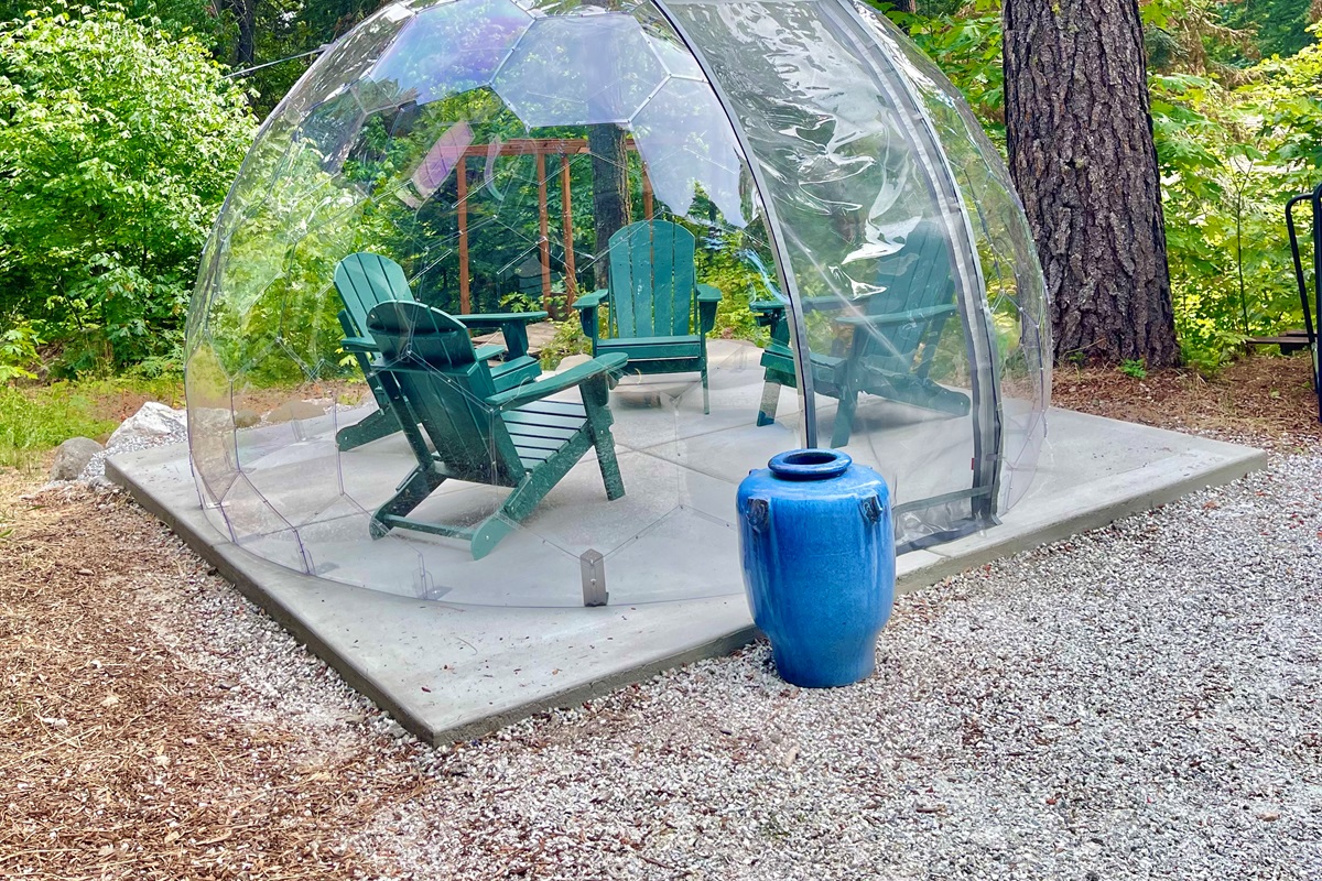 Geo Dome - lounging under the stars, all year round!