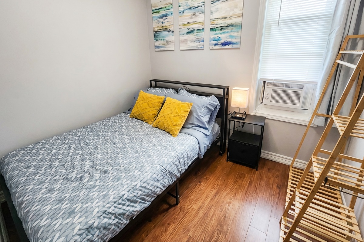 Double bed - headboard power and USB