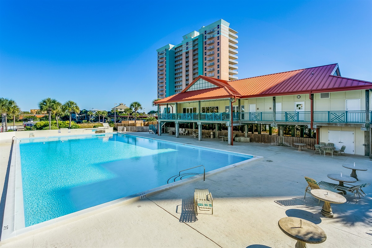 Olympic Size Pool, Short Walk to Gulf