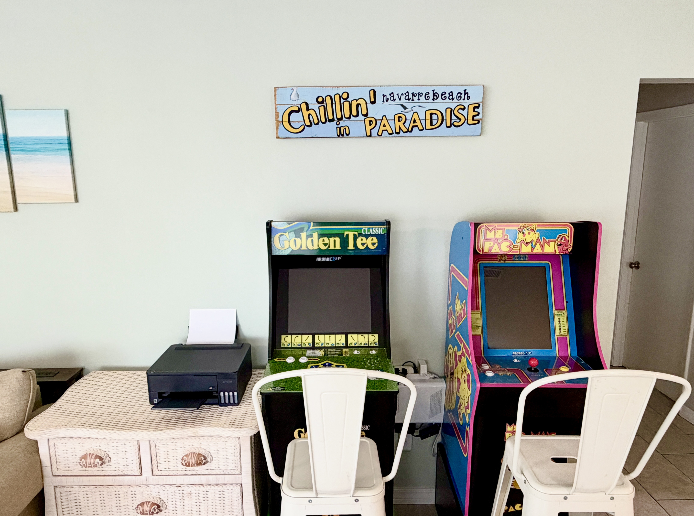 Old school arcade machines for the family's enjoyment when taking a break from the beach. Golden Tee 2K is a family favorite!!
We also have a setup for work and maybe print a needed document.