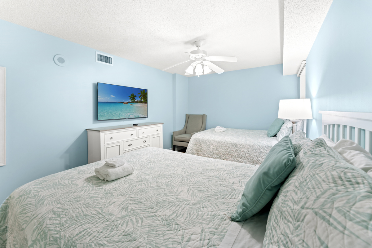 3rd Bedroom with 2 queen beds with ensuite