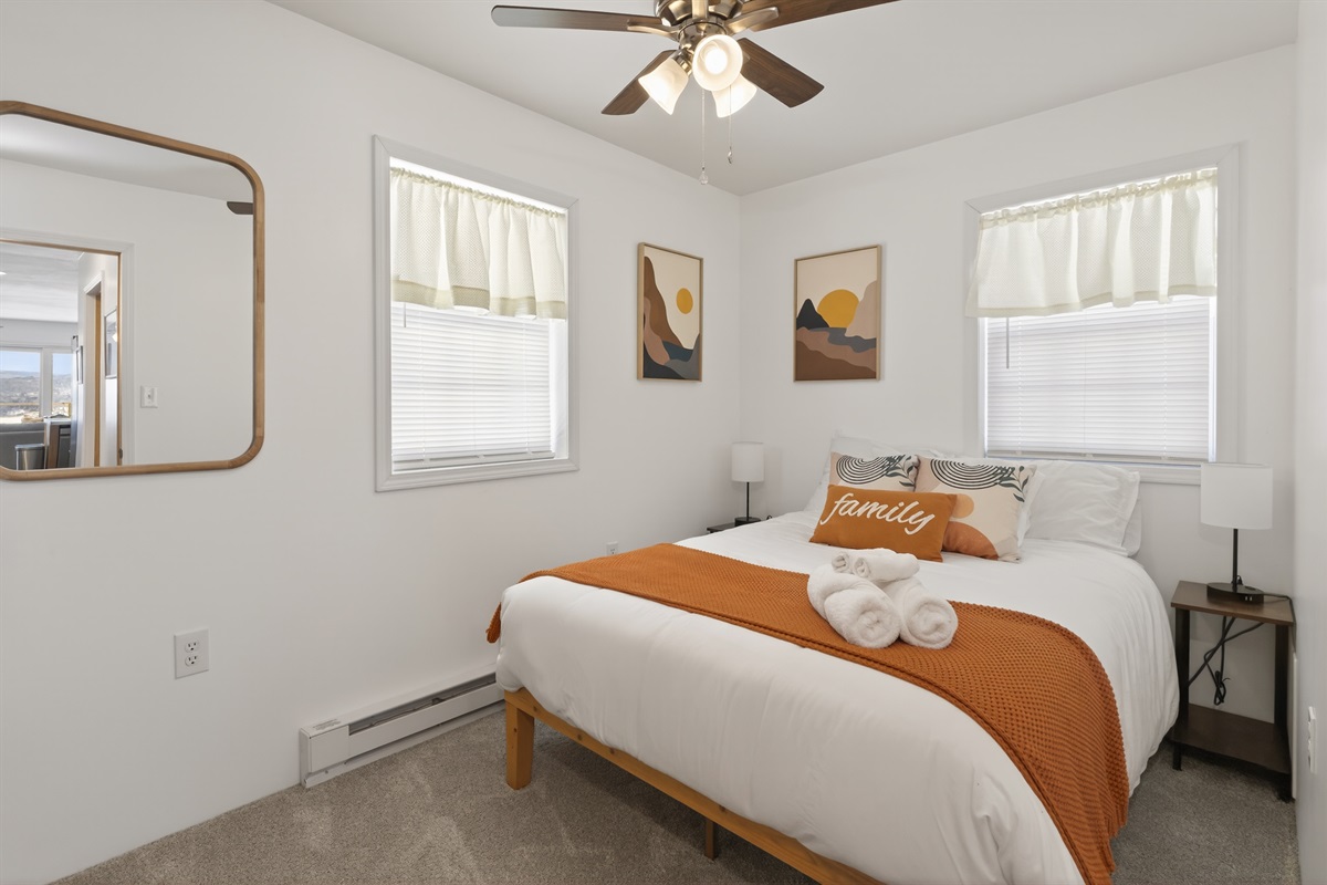 Main House double bed bedroom