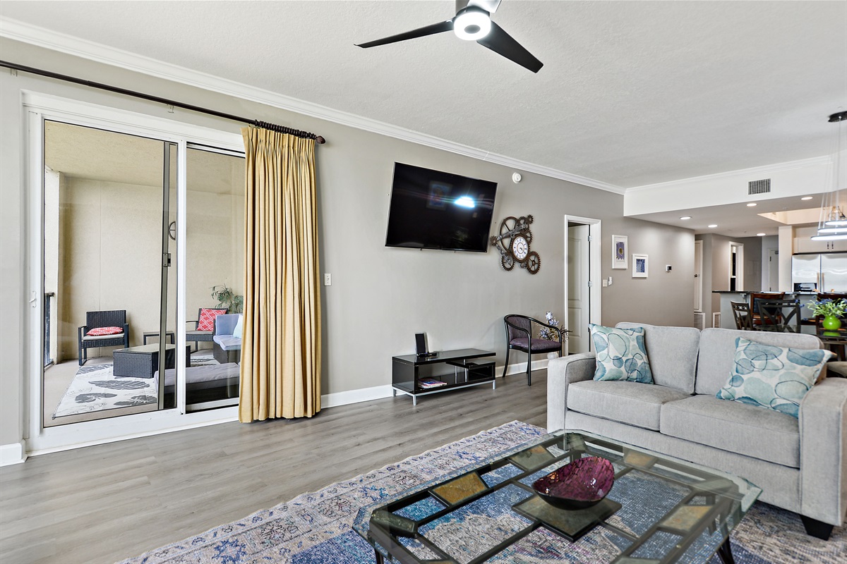 Living room. Big screen smart tv, beach views! Facing balcony. 