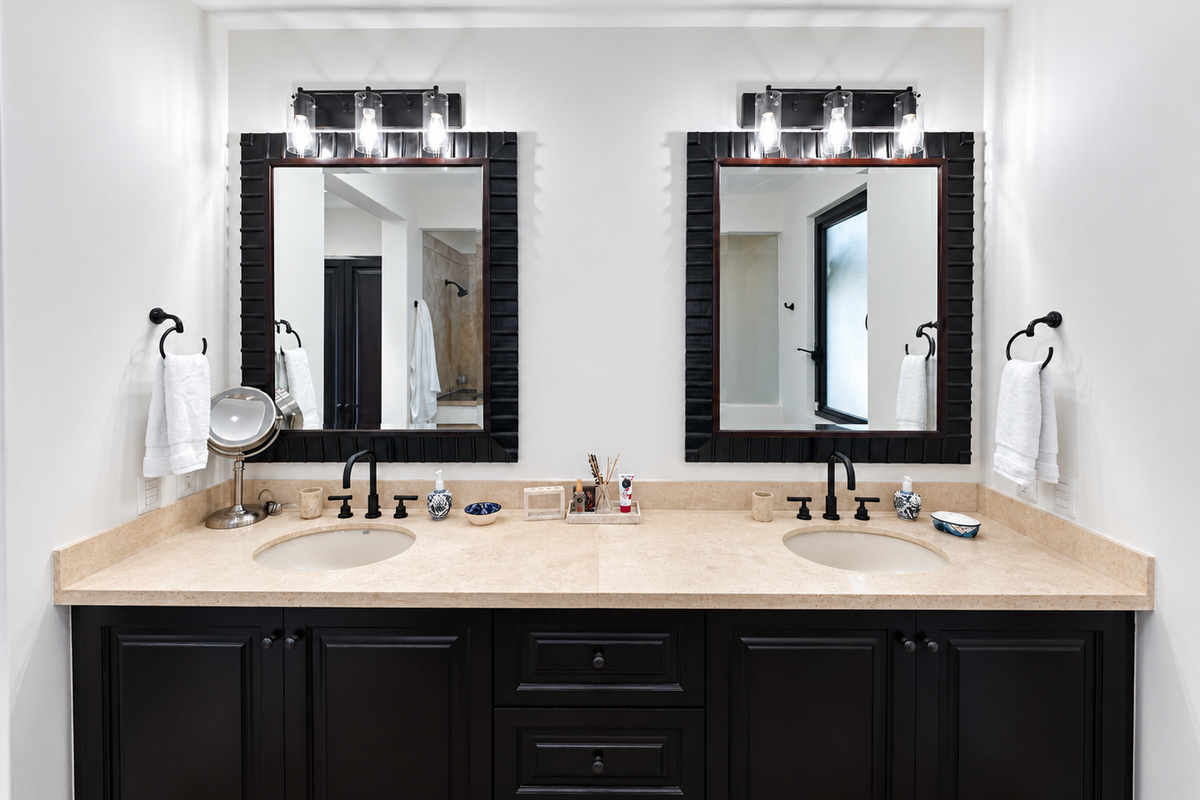 Main Master Bathroom.