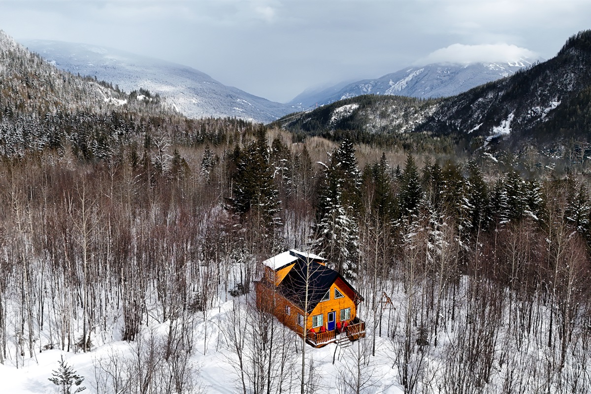 Akira Lodge - set amongst trees and mountain views.
