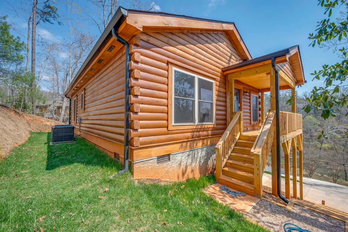 Front entrance walkway to the cabin