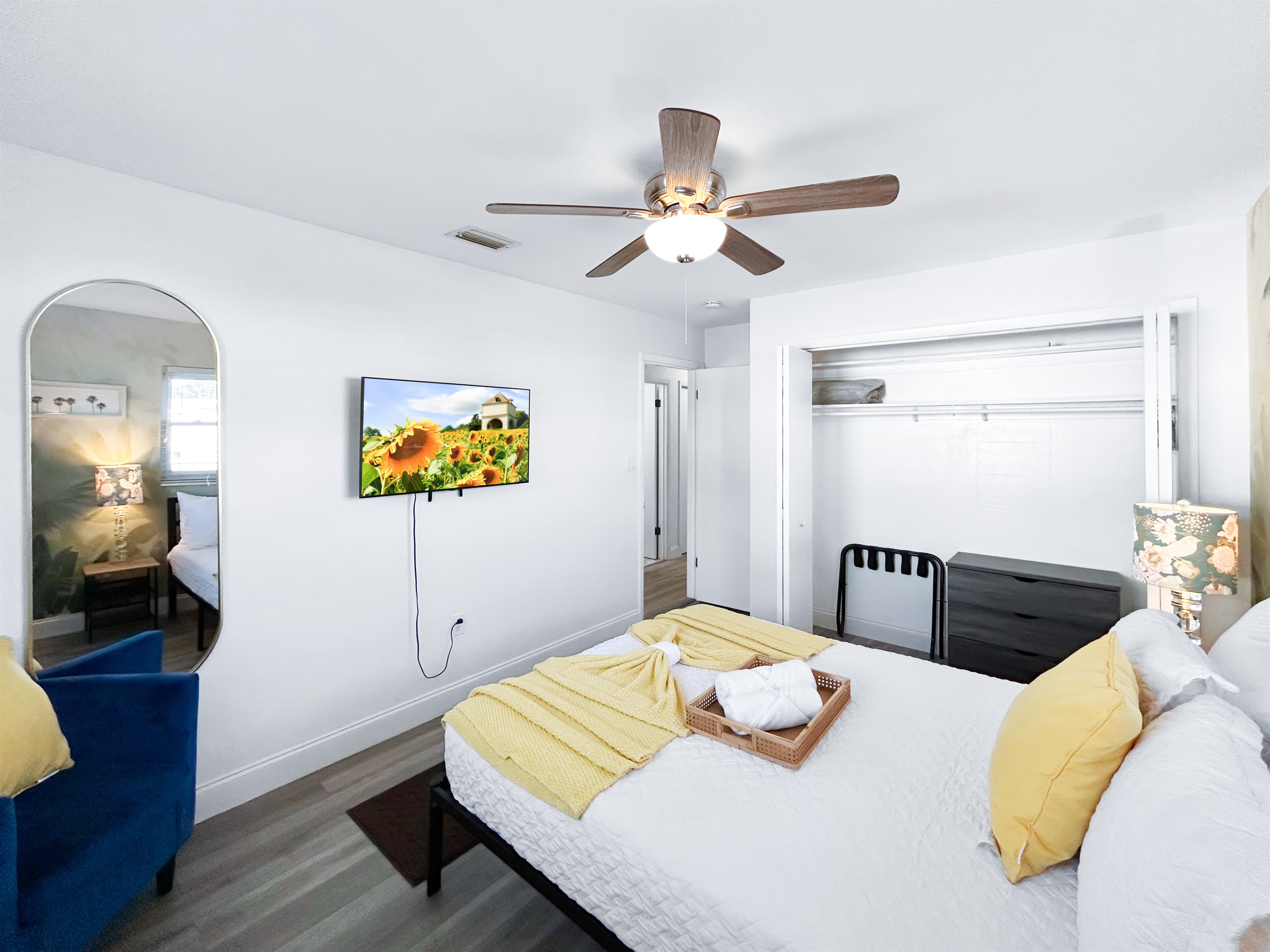 😴 Neutral tones + comfy sleep setup