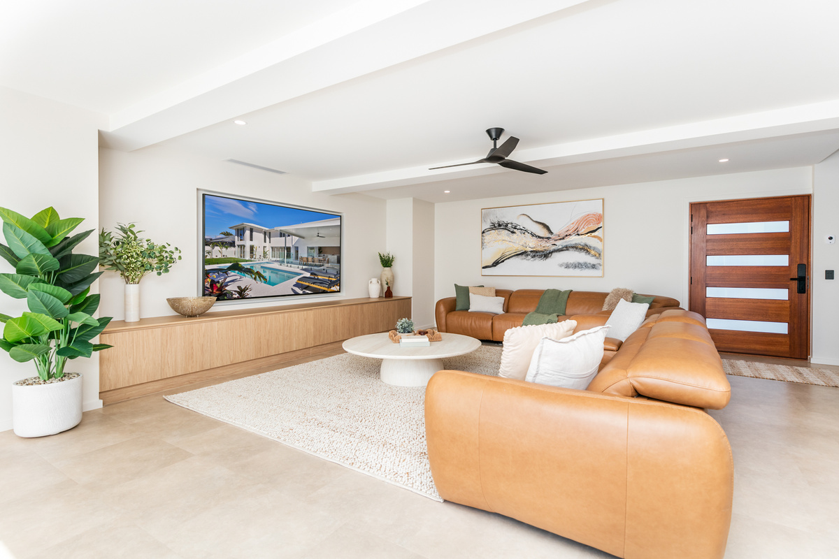 Lounge - Lower level