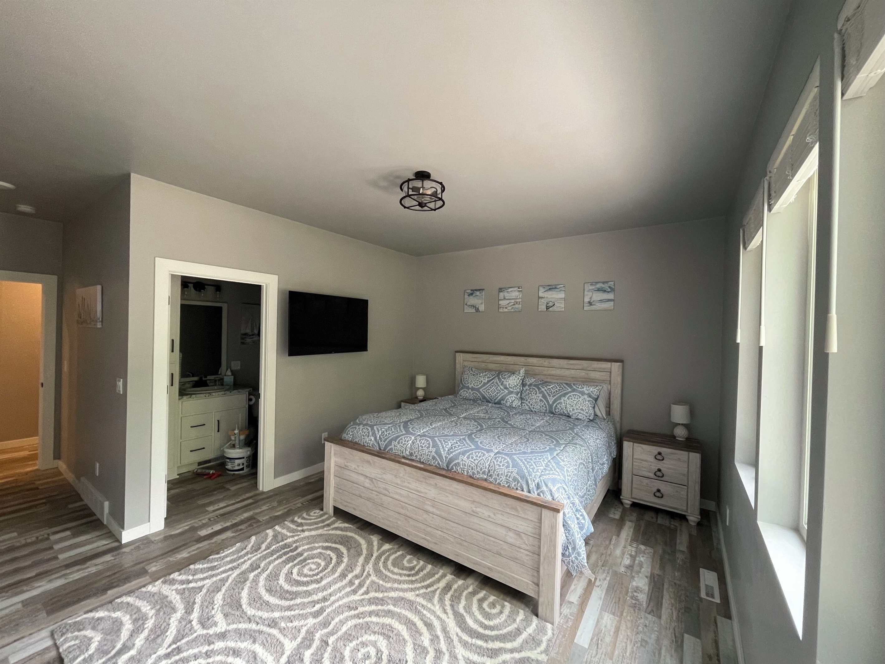 House 1 - bedroom on with king bed