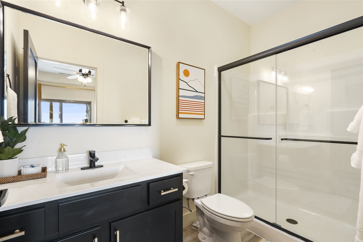 King #3 ensuite bath