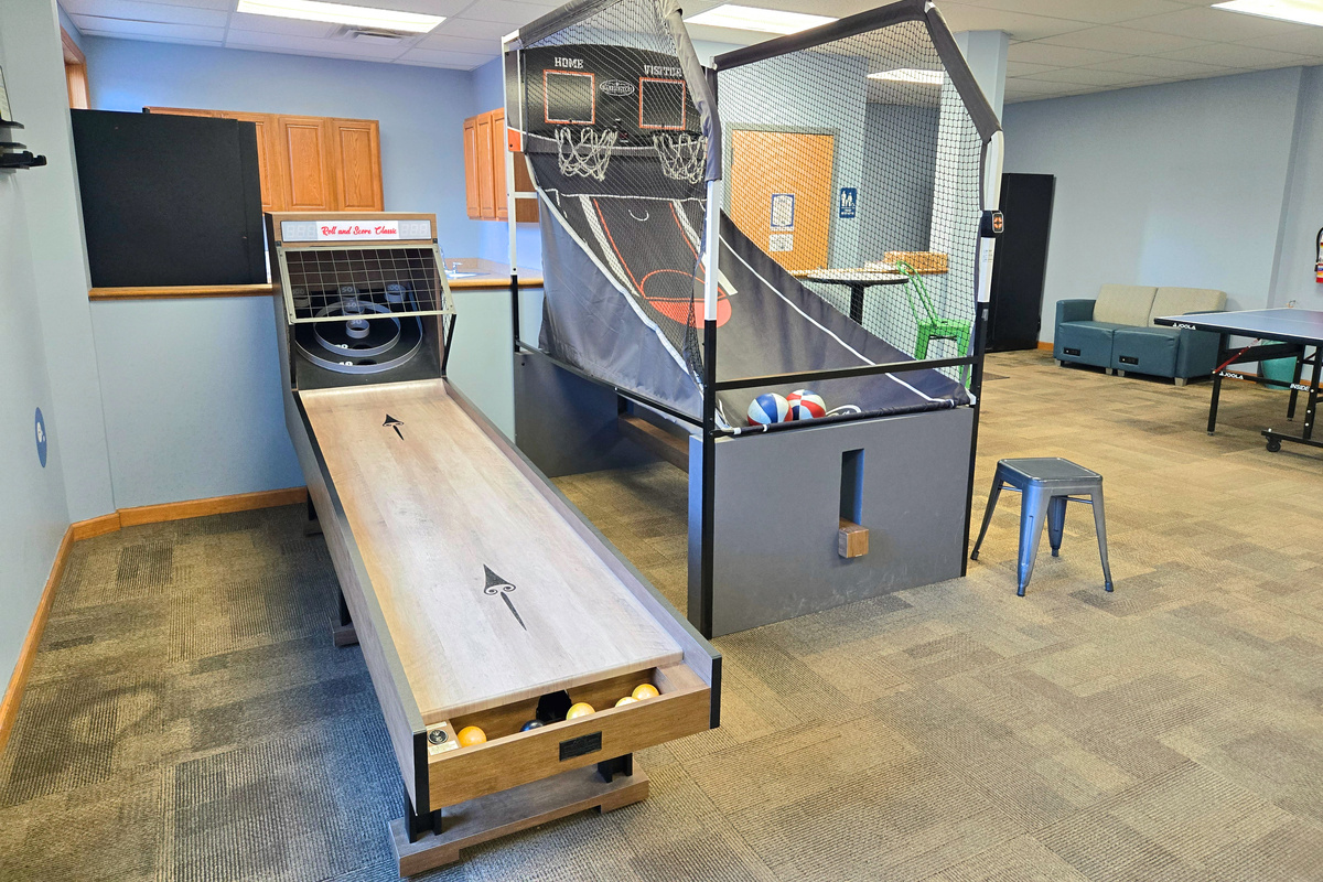 Family game room - Community Amenity - Arrowhead Lake - Serhii Vacation Rentals