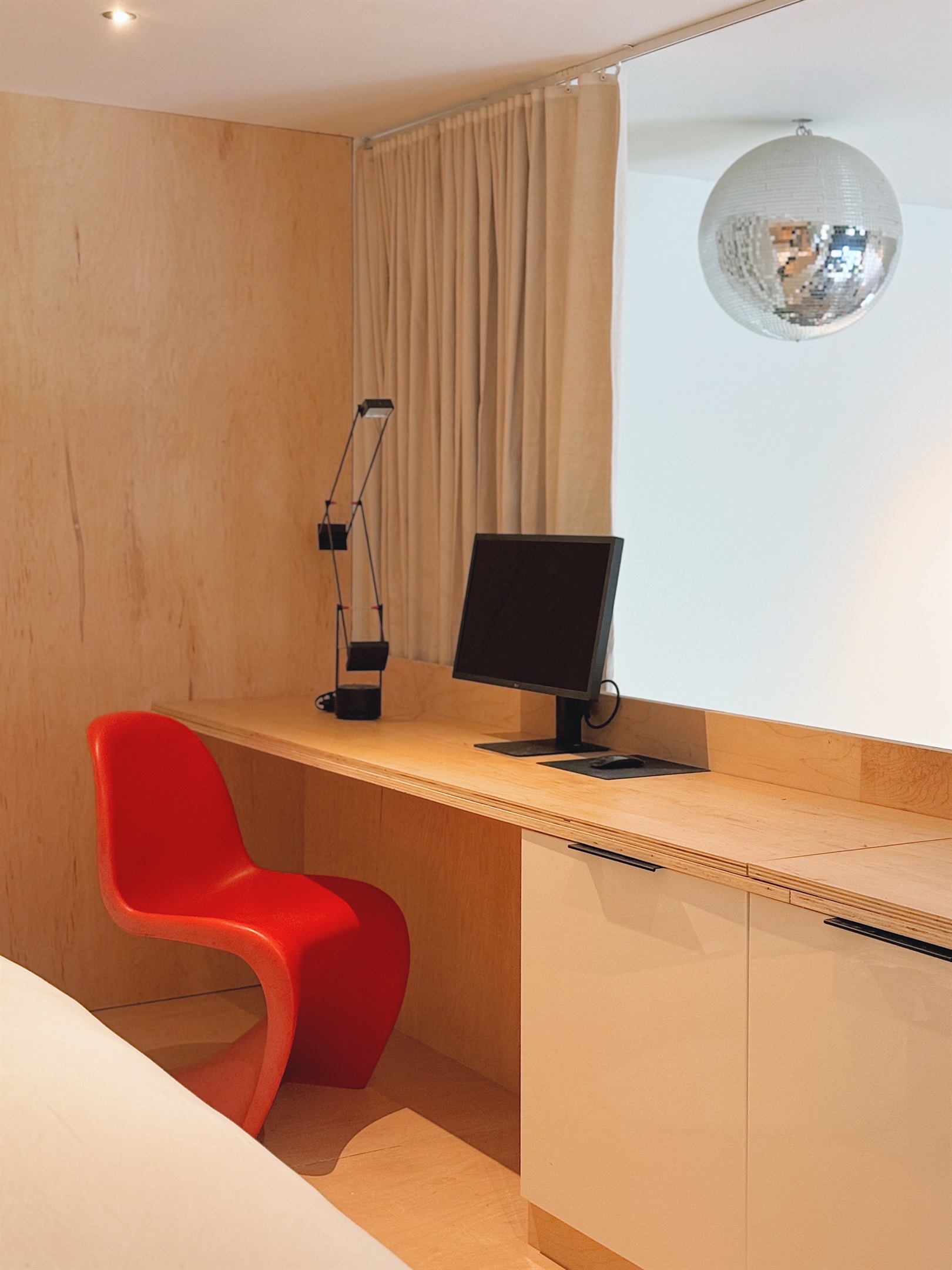 Upstairs desk with LG Ultrafine display.