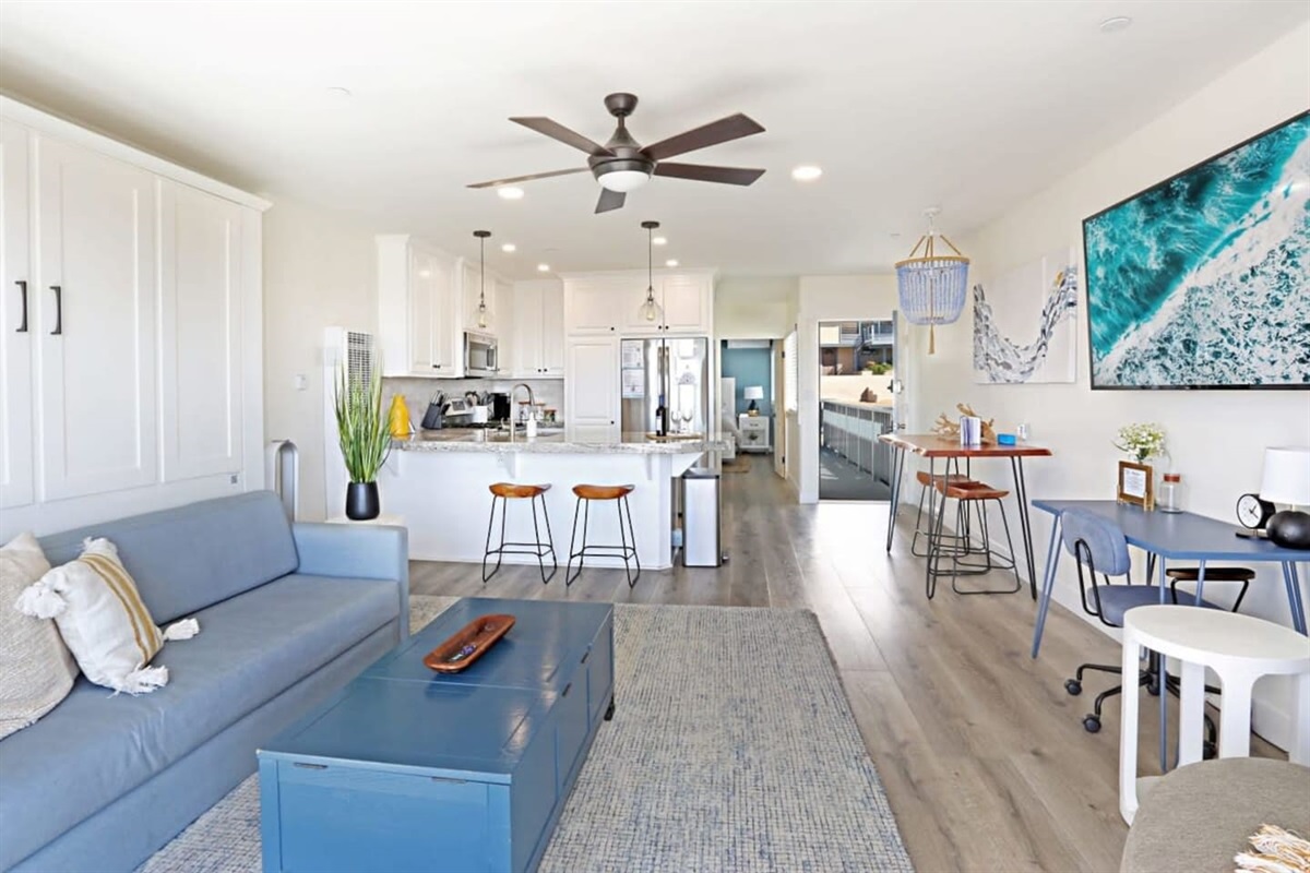 The open floorplan enables you to prepare meals for your friends and family without missing out on conversations :)