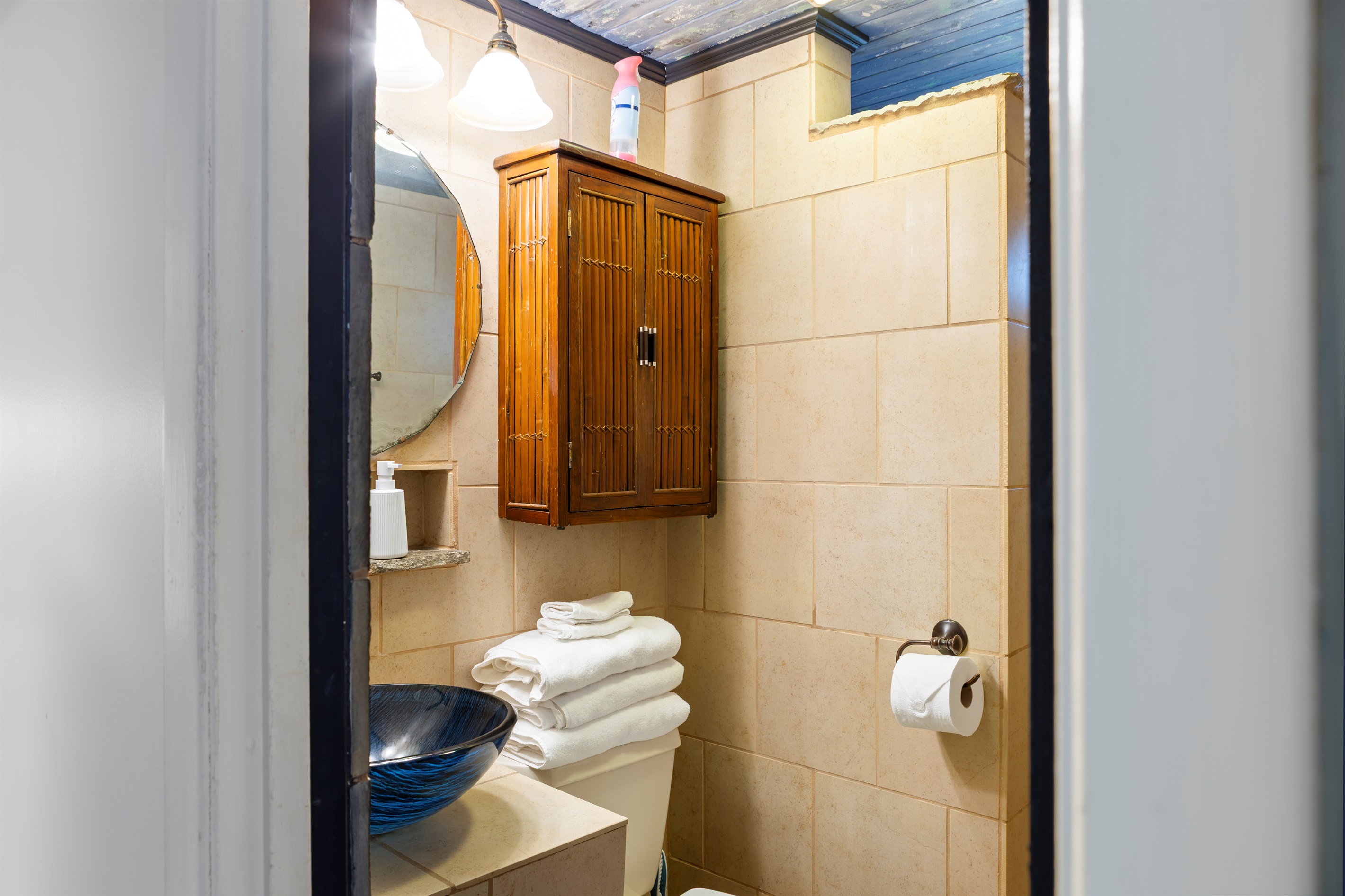 Bath linens provided