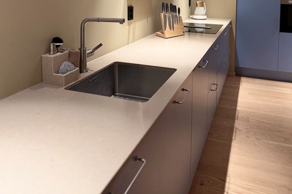 Kitchen with stone bench plate