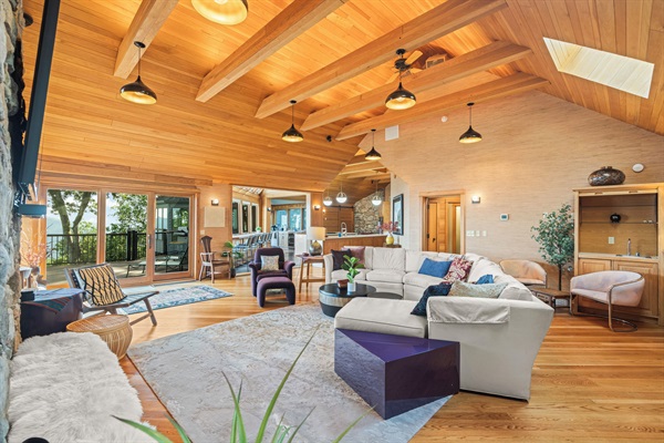 Living room
