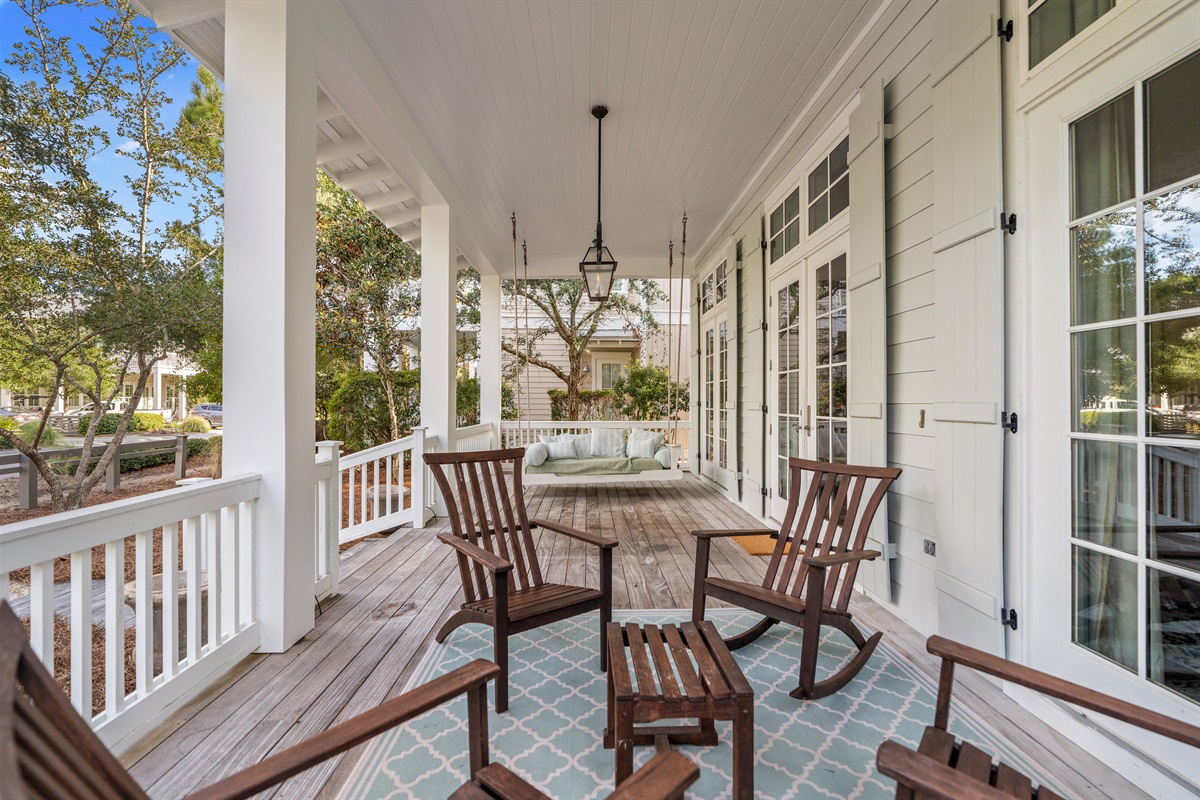 Cozy conversation spaces for relaxing and catching up on the activities of the day. 