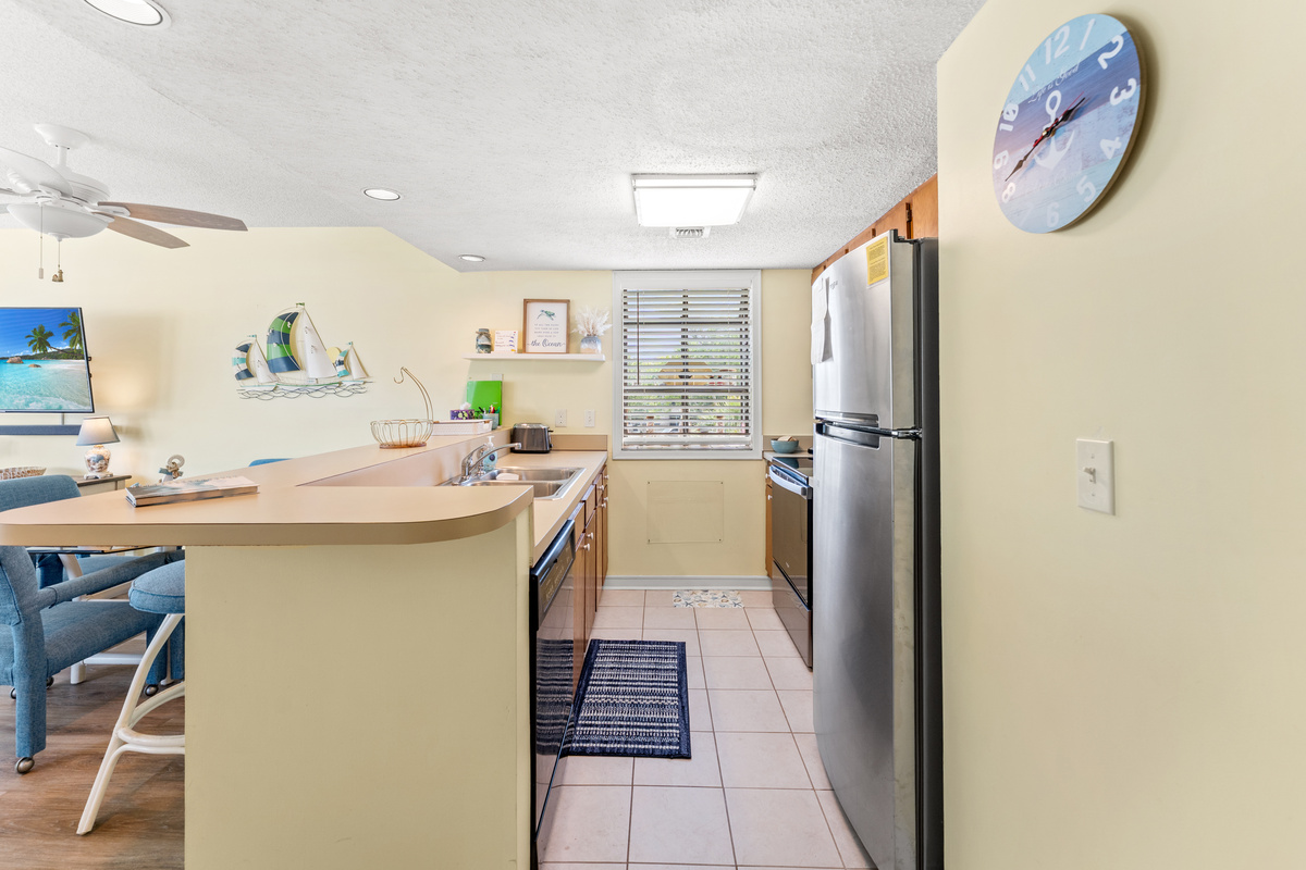 Kitchen area, stocked with everything you will need