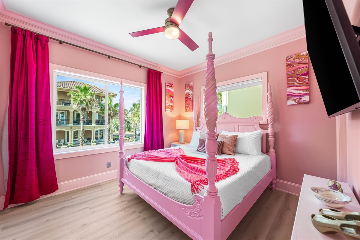 King Suite | Second Floor
