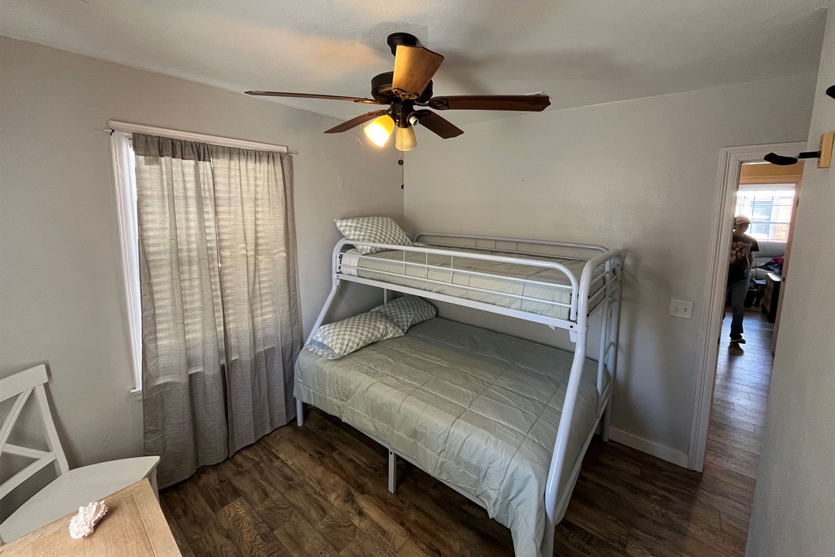 Single bed over a Full