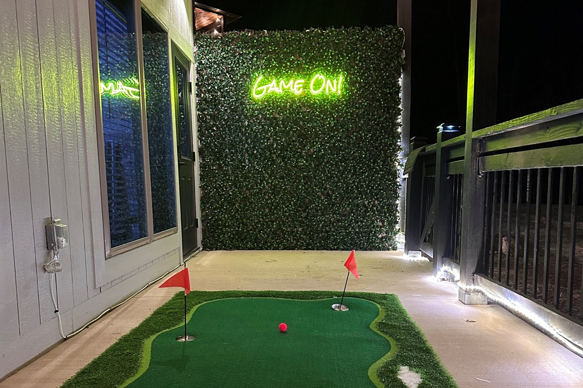 Floor 1 - Game room: Play area