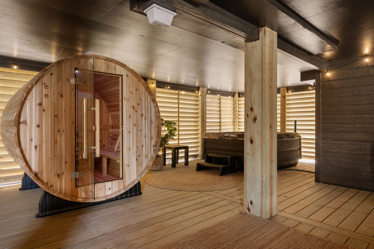Sauna & Hot Tub