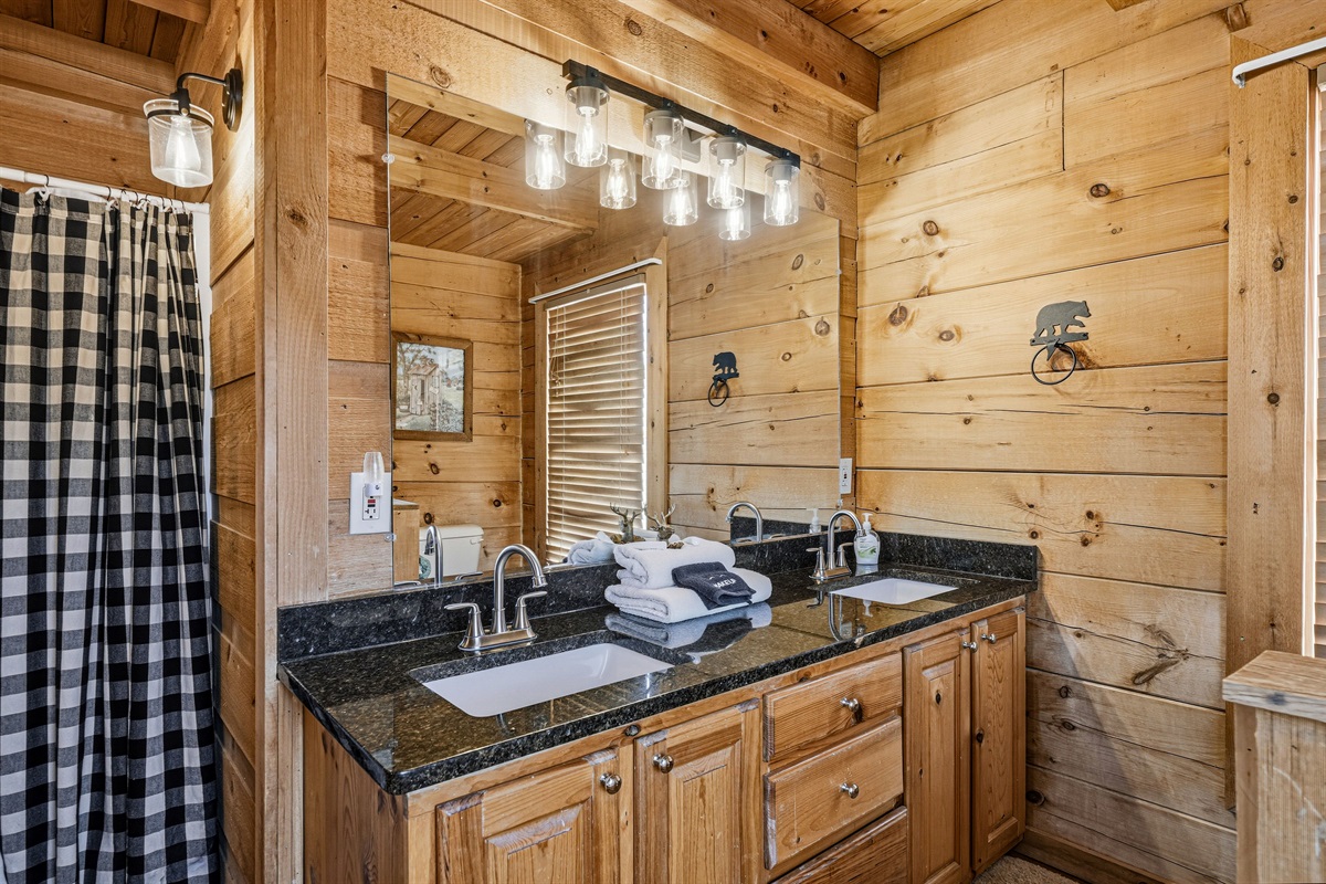 Full attached bathroom of the king suite