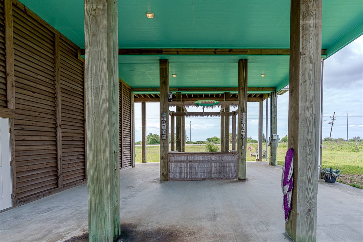 8624fcda6dce487eb6a45d17bf0ee485 Large | Beachhouse | Texas | TX | Vacation Homes | Galveston | Crystal Beach | Kokomo | Breezy Days | Beachfront Elegance | Sunrise Serenity | Southern Sands Property Management, LLC