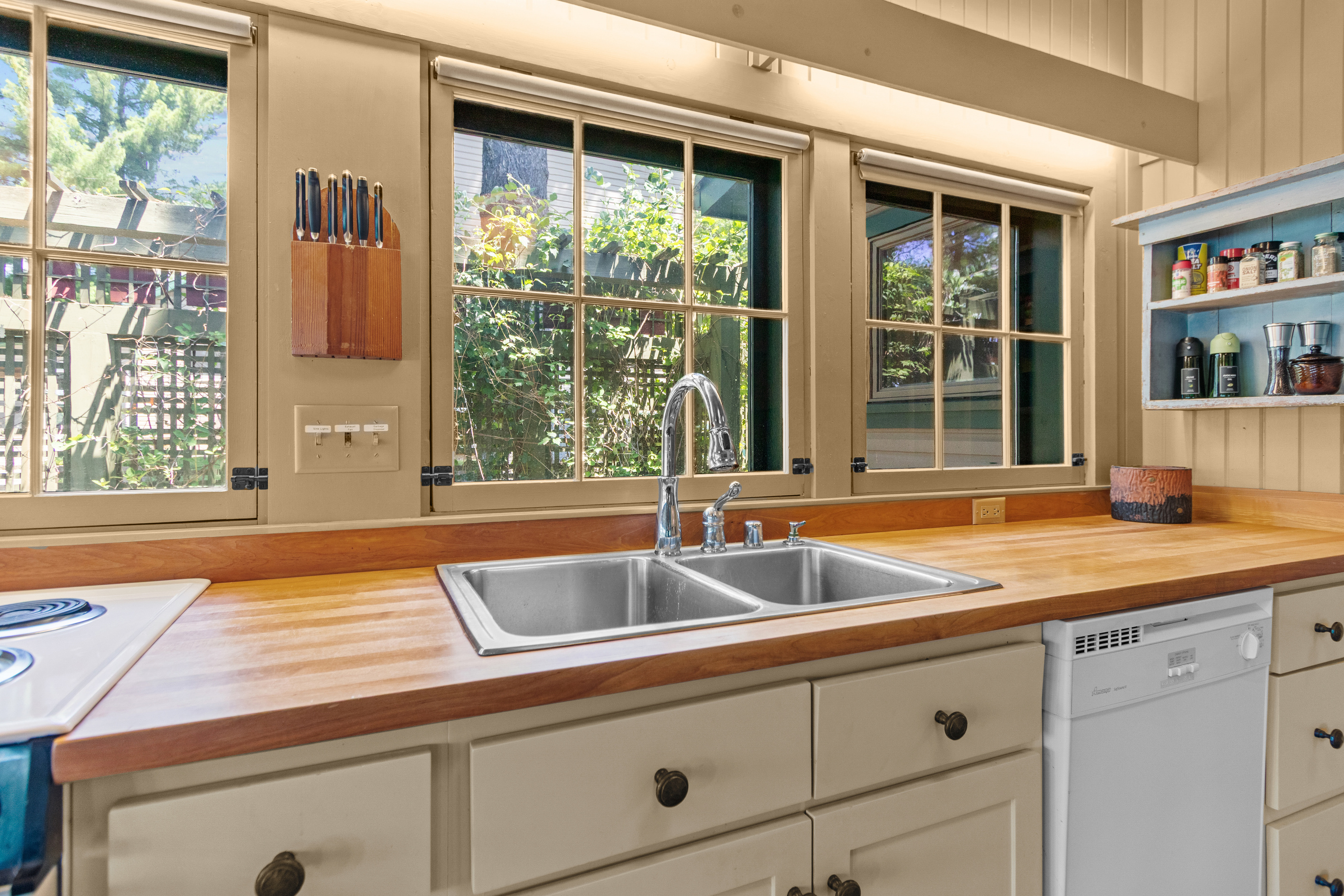 Even everyday moments feel a little more peaceful with beautiful greenery just outside the kitchen window.