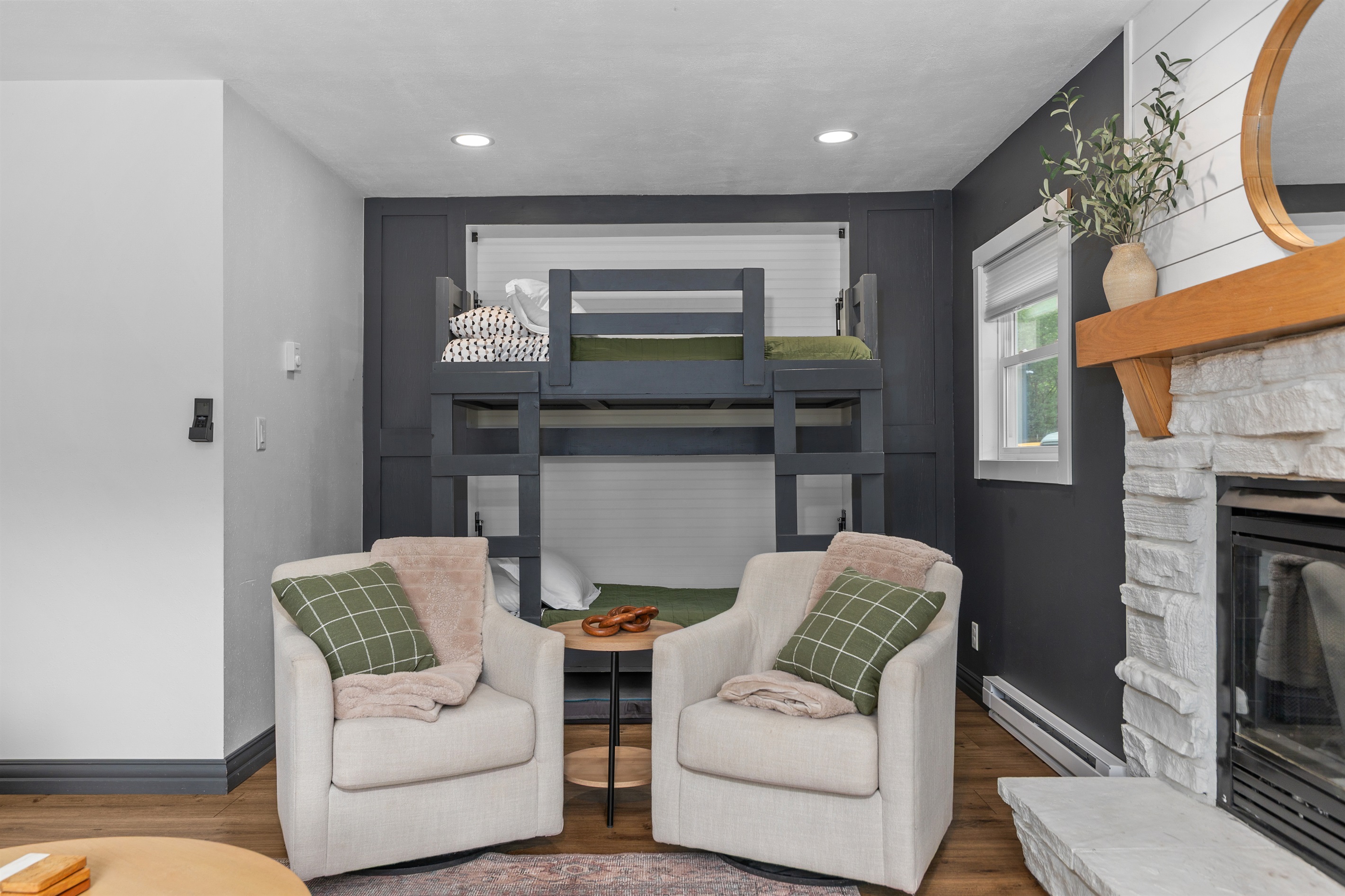 Comfortable, space-saving, and perfect for younger guests, the Murphy bunks add extra flexibility to your stay.
