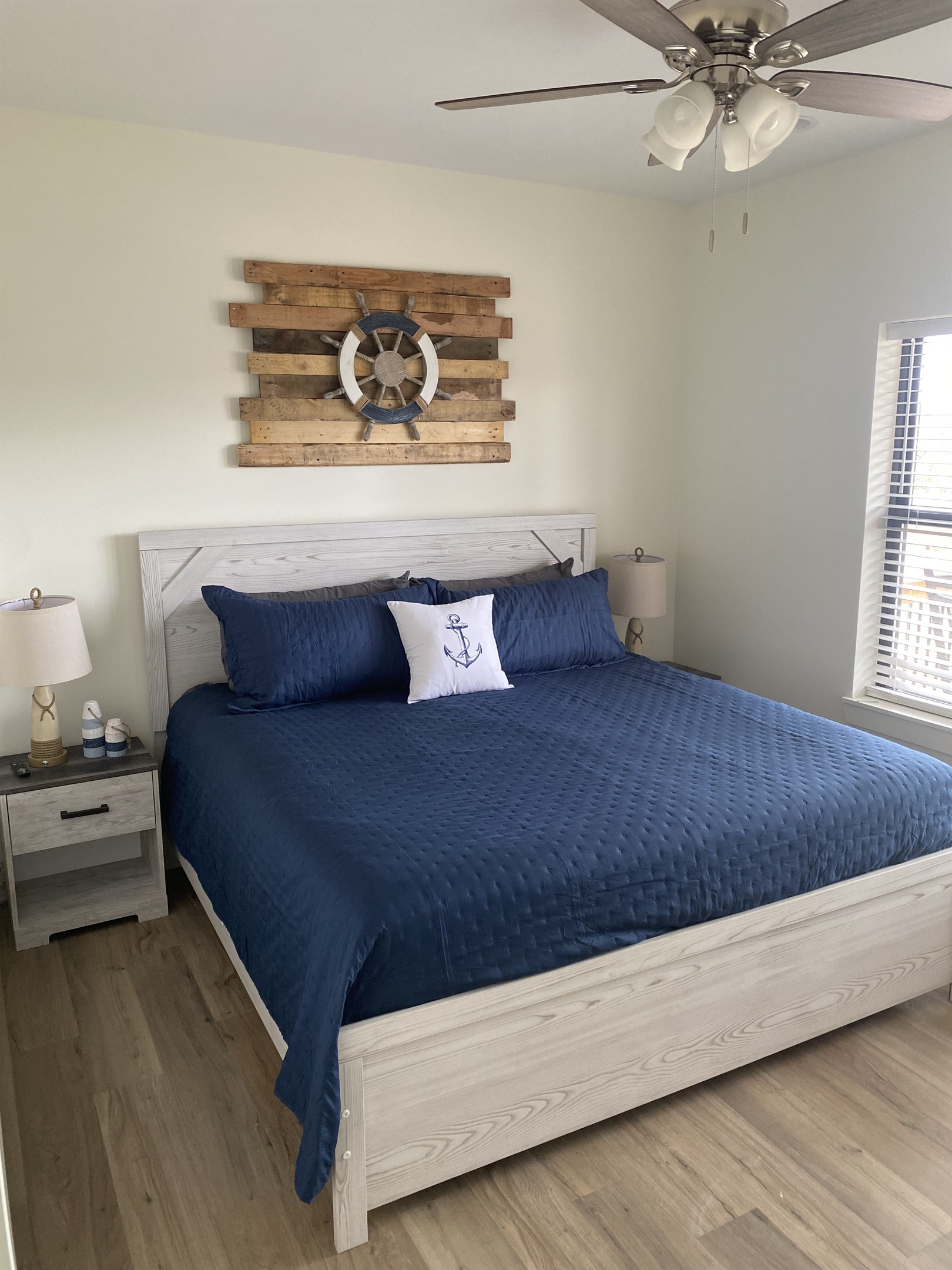 Main level king bedroom 