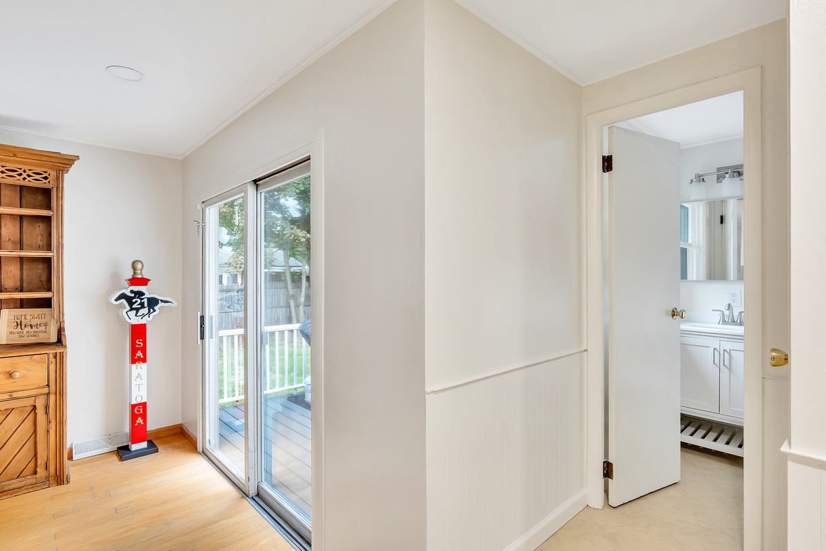 Dining Room – Bathroom Access