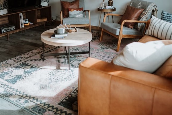 Games, playing cards, coffee table books, smart TV, record player, speaker. Enjoy your vacation!