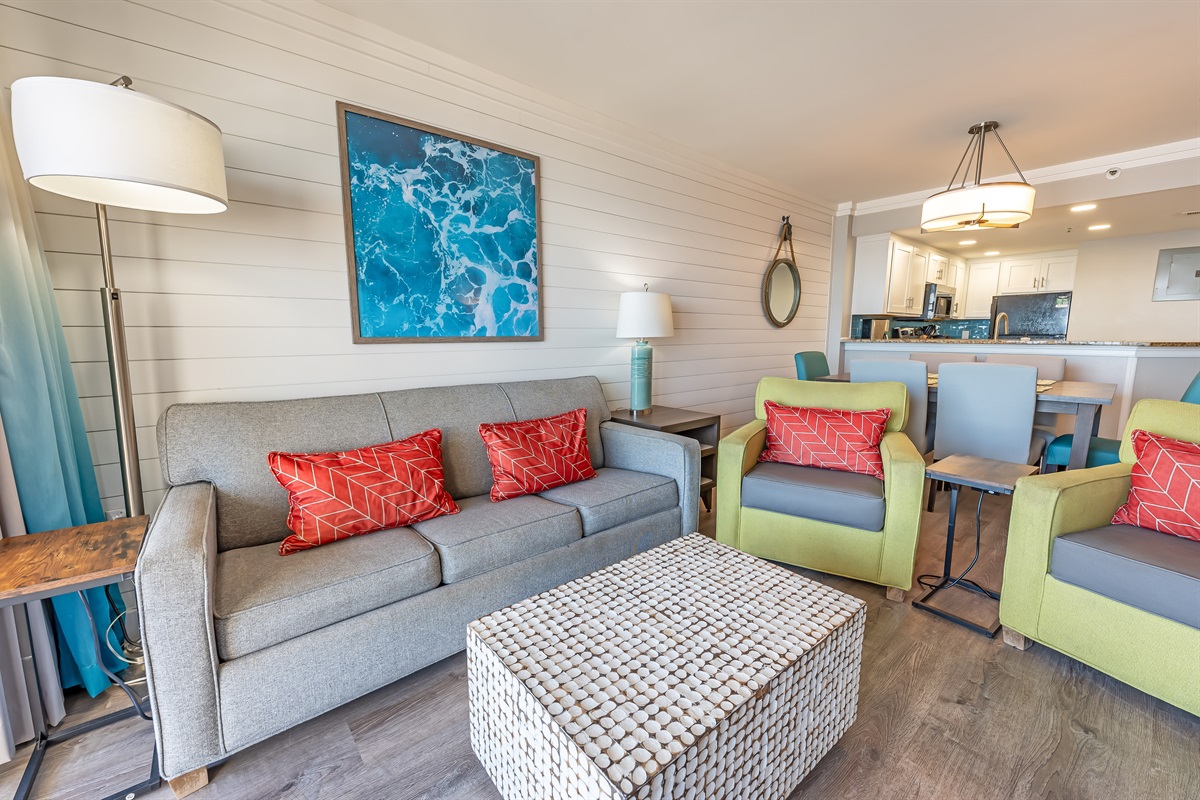 Living Room with Stunning Views🌊☀️
