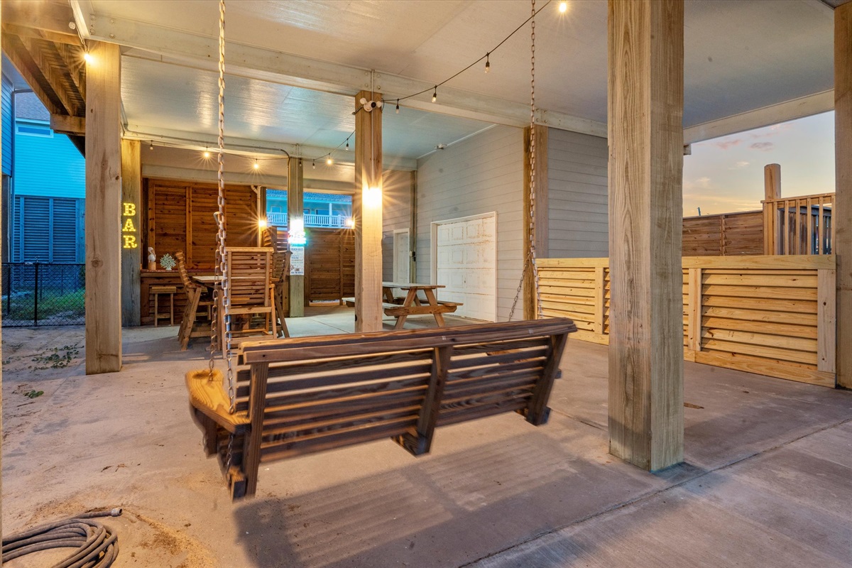 8648731d5fda4caf85adc9b8f1b8aa71 Large | Beachhouse | Texas | TX | Vacation Homes | Galveston | Crystal Beach | Kokomo | Breezy Days | Beachfront Elegance | Sunrise Serenity | Southern Sands Property Management, LLC
