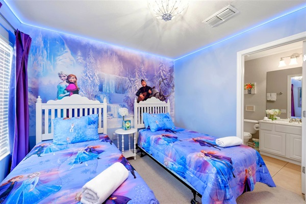 Themed Room: Adventure awaits in this enchanting Frozen-inspired kids' room with magical decor!