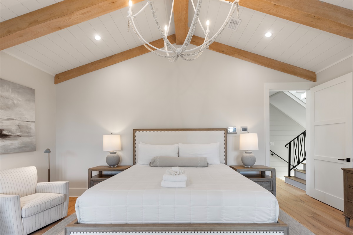 Master Bedroom (2nd Floor)