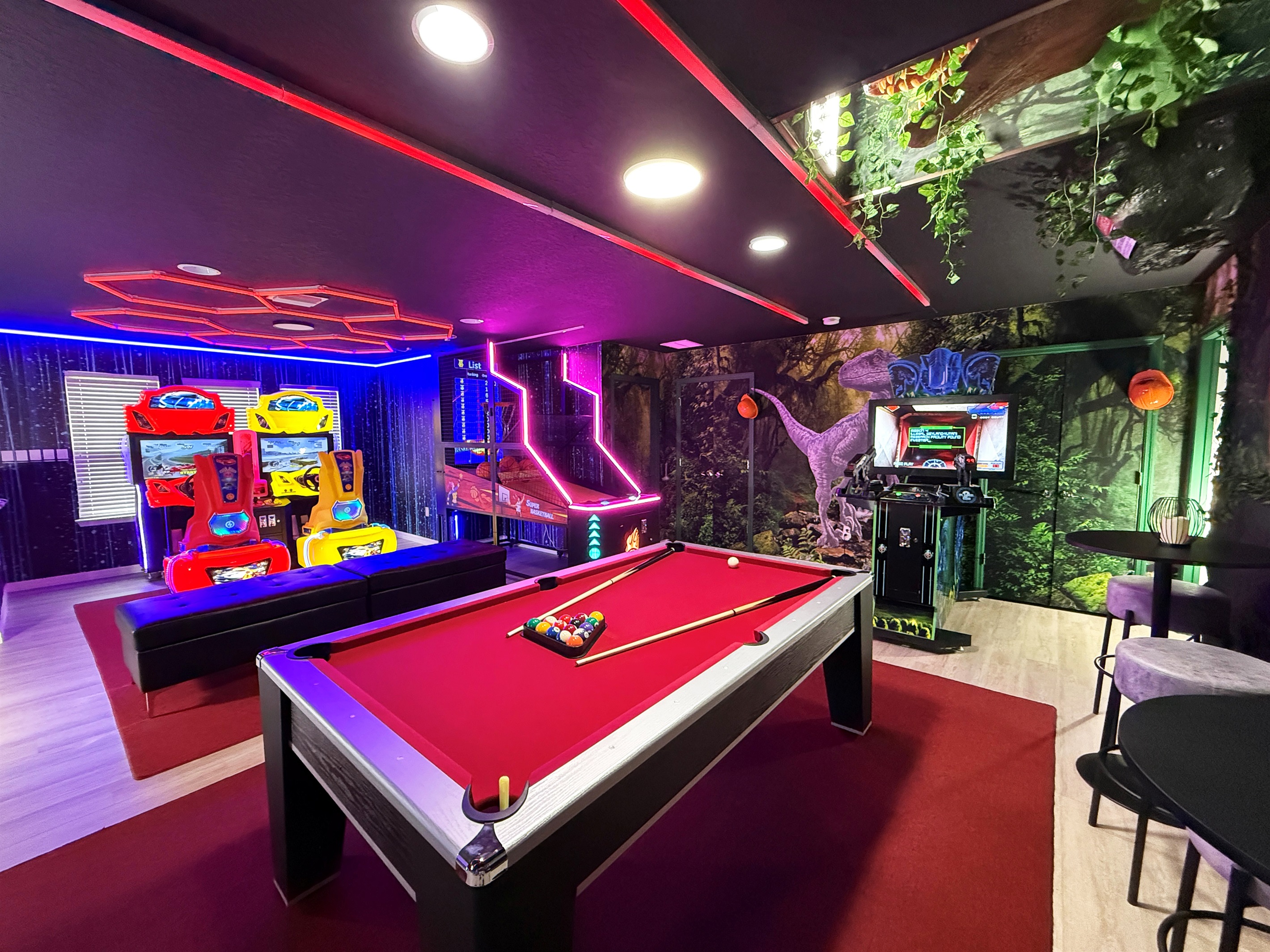 Incredible Jurassic Park Theme Arcade Game Room (All FREE To Play!)