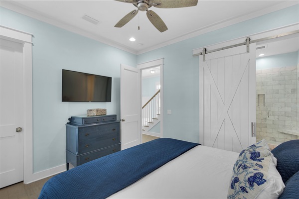 King Bedroom (1st floor)