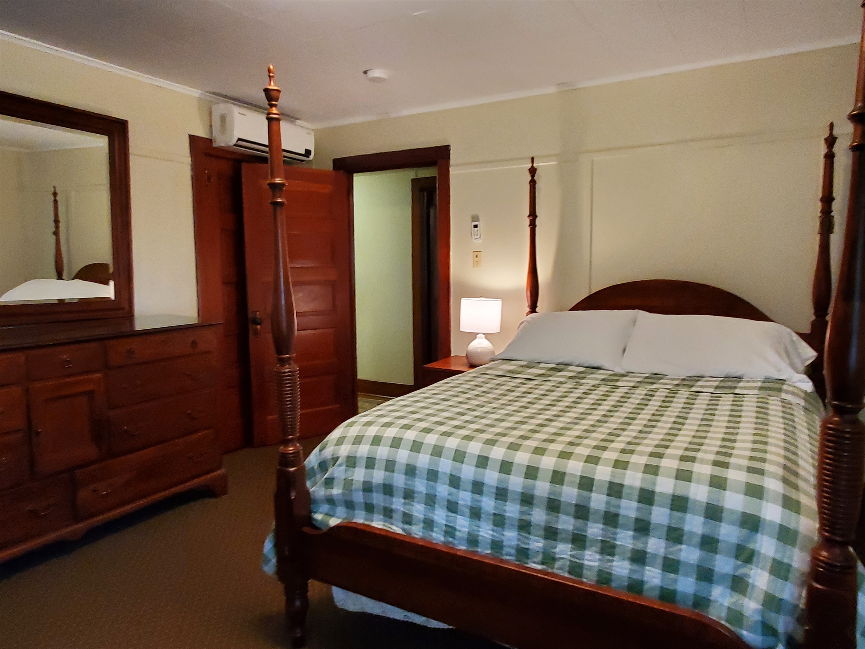 Second floor queen bedroom