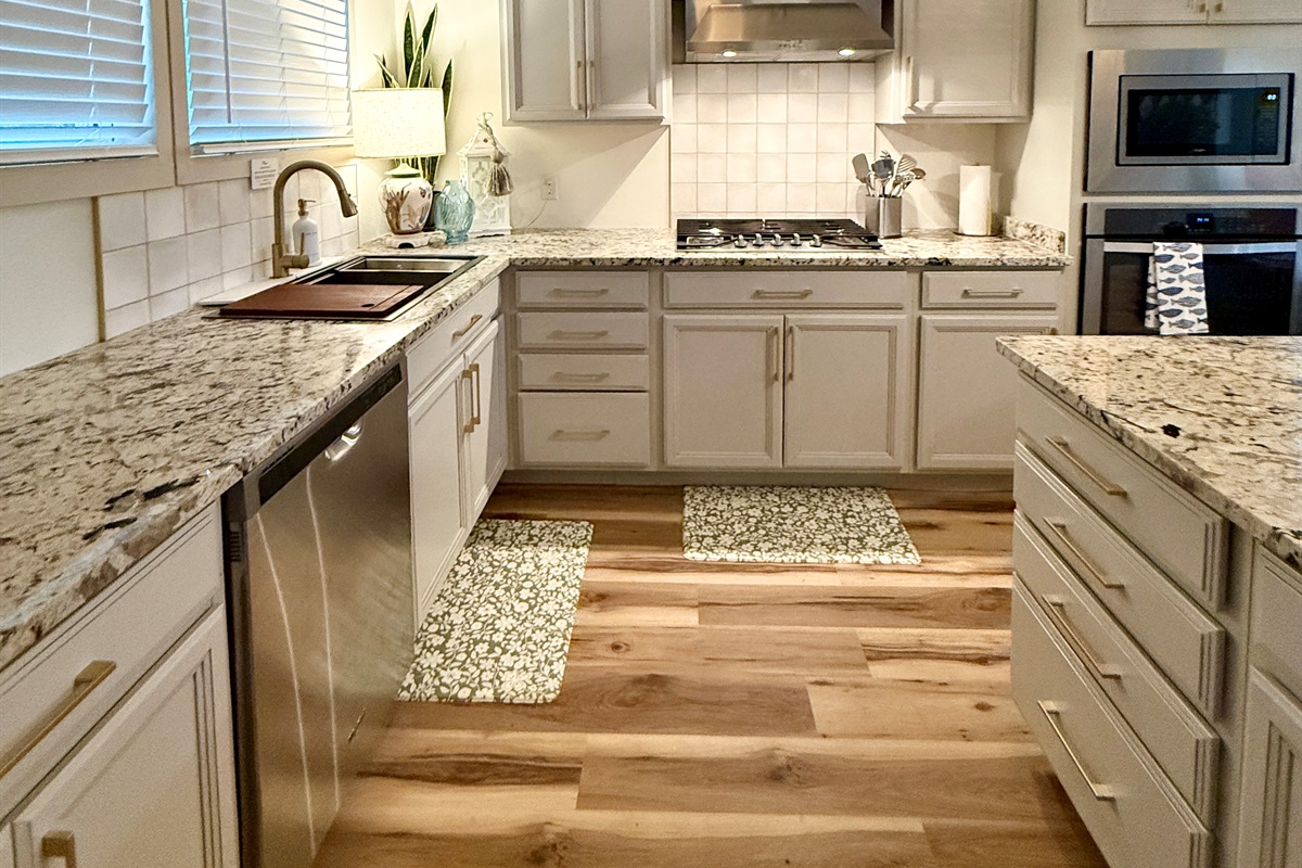 Microwave and convection oven
