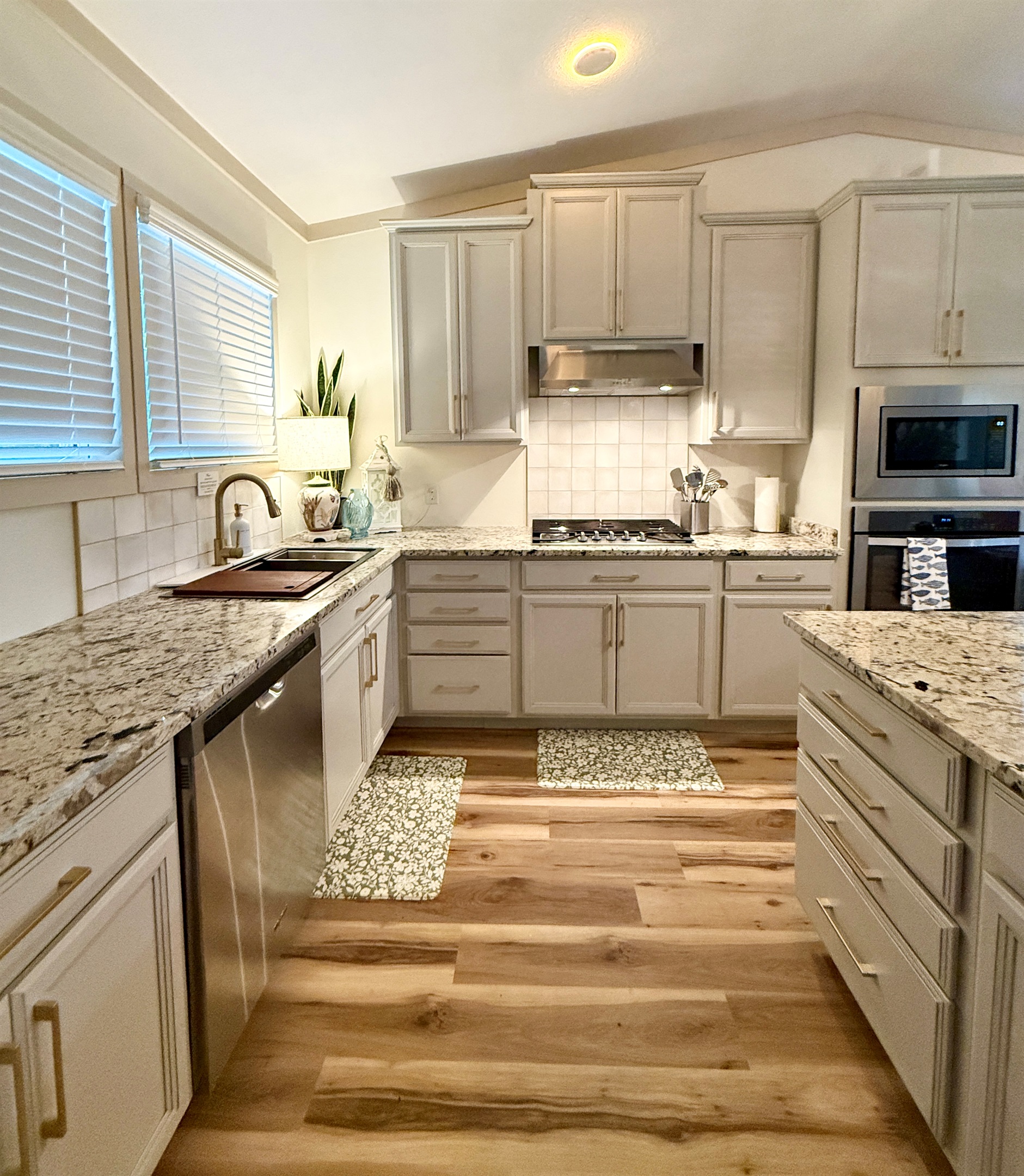 Microwave and convection oven