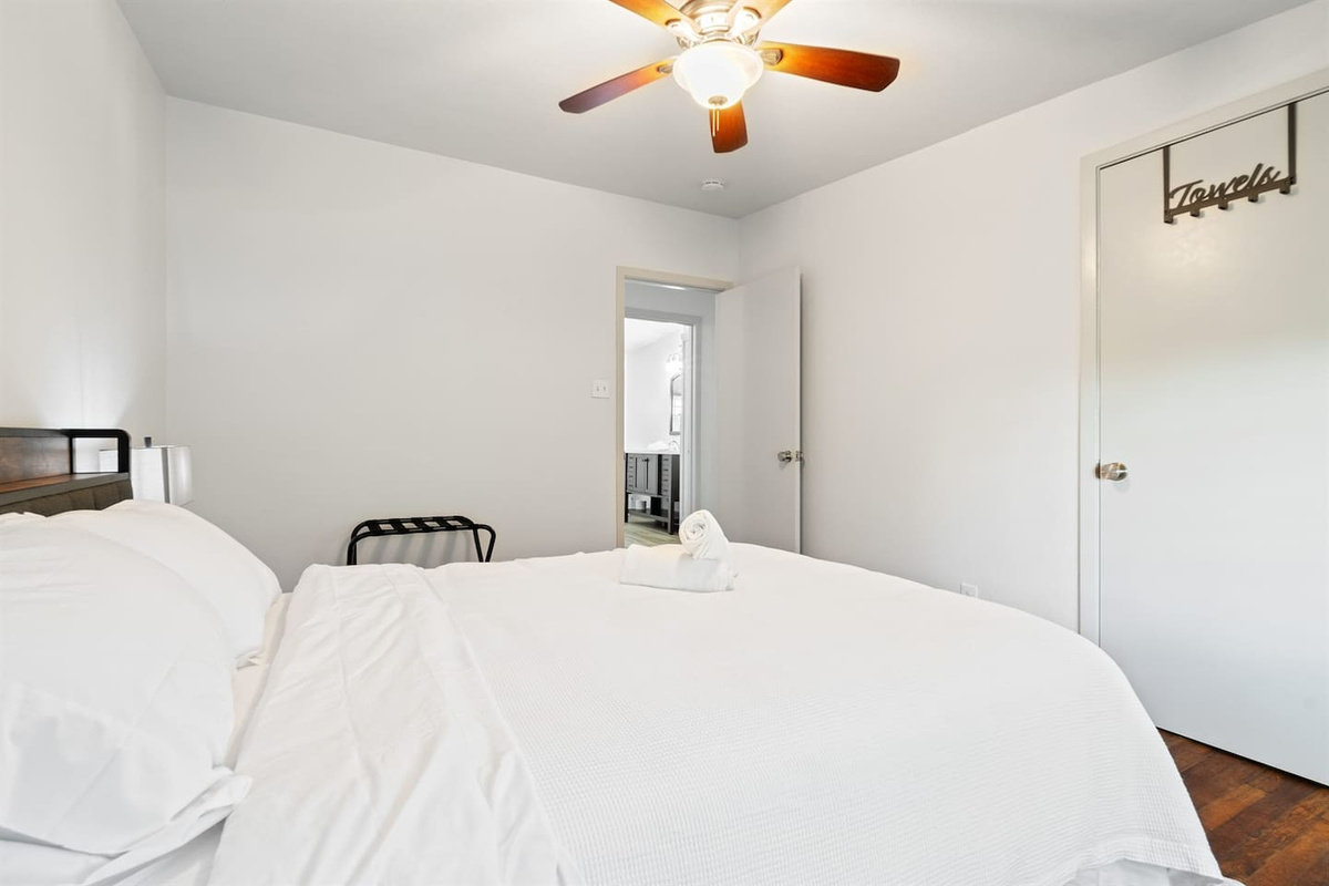 Front Home: The 2nd Bedroom You've Been Dreaming Of 