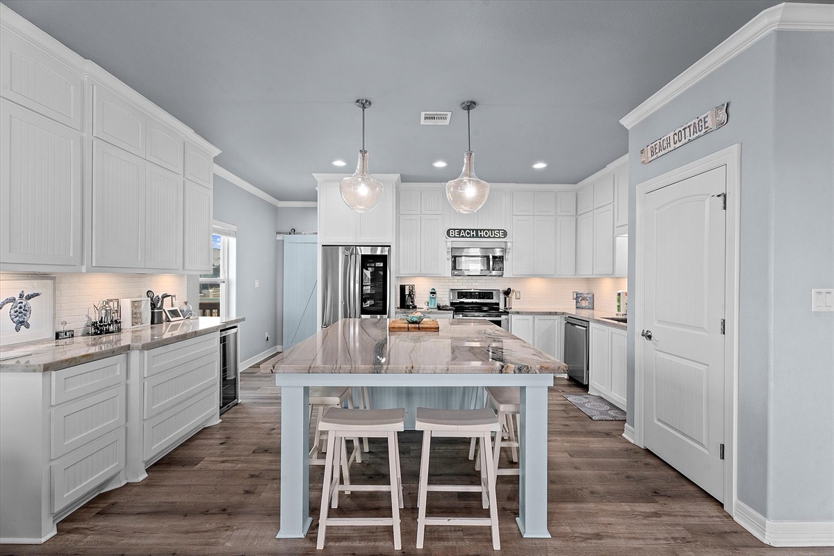 866da793b9e84c3b8e9e1804f5dc108a Large | Beachhouse | Texas | TX | Vacation Homes | Galveston | Crystal Beach | Kokomo | Breezy Days | Beachfront Elegance | Sunrise Serenity | Southern Sands Property Management, LLC