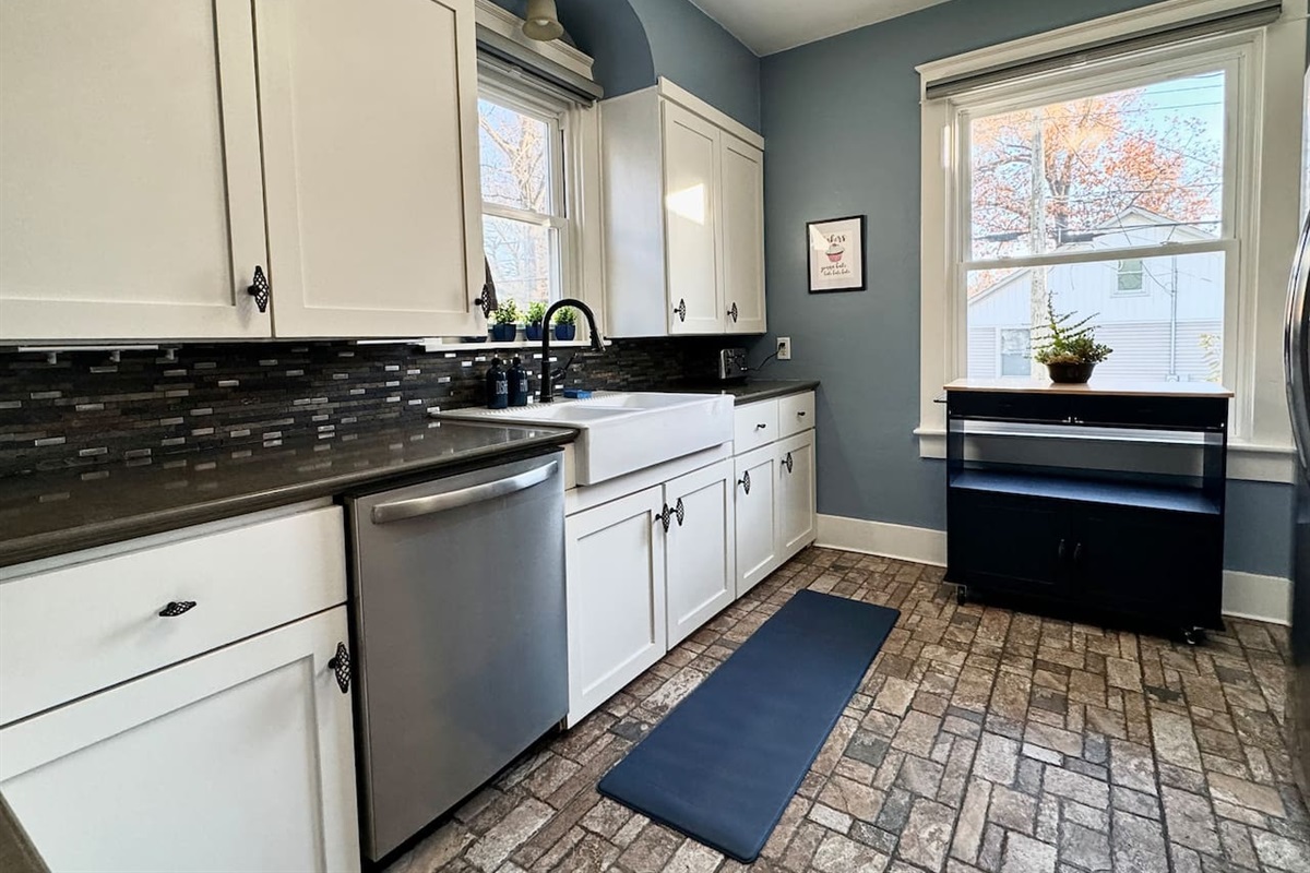 I wonder if the kitchen has (fill in the blank)? The answer is probably yes! Blender, Slow Cooker, Air Fryer, Toaster, Mixer, full assortment of pots and pans, spices, knives, drip coffee, Keurig, single serve pour over coffee and more!