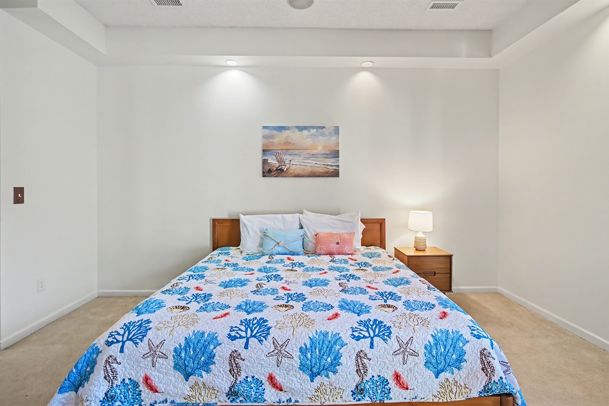 Spacious Main Bedroom with King and ensuite 