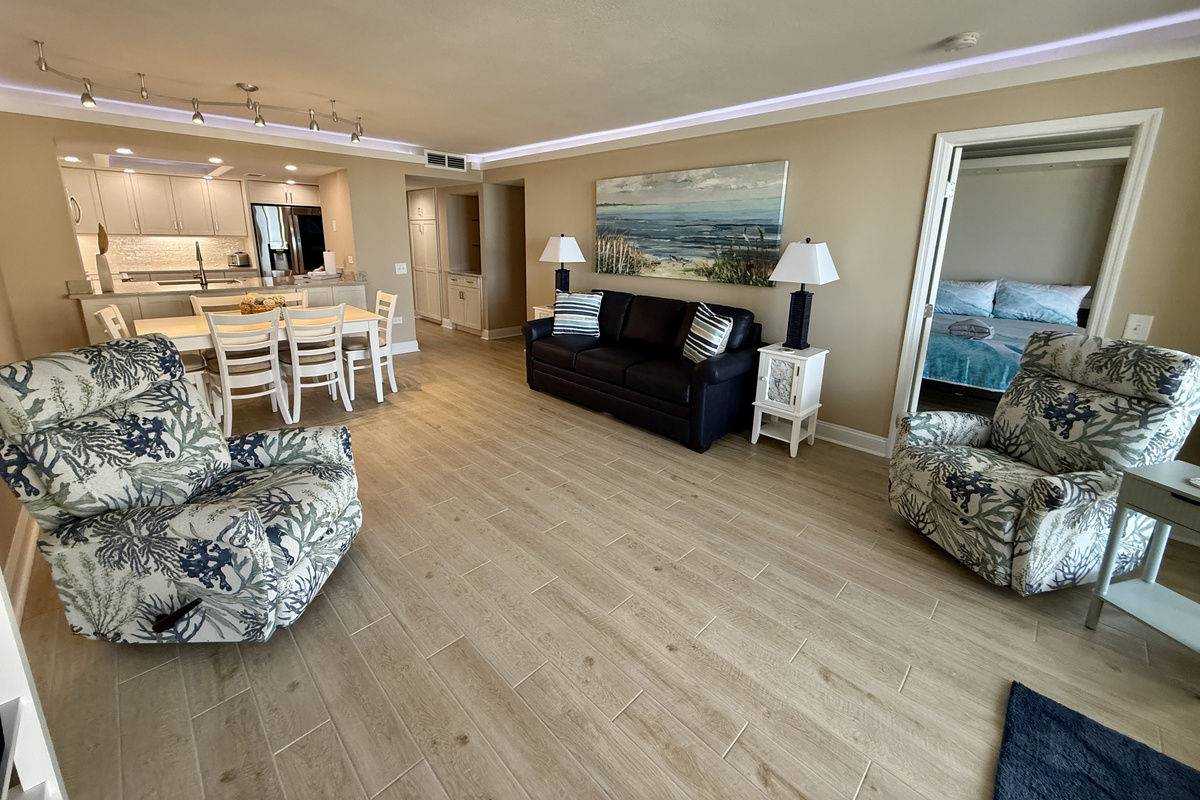 Living/Dining Area